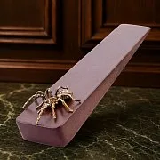 Подставка под дверь «Паук» — необычный подарок — фотография 1