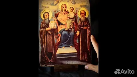 Икона Богоматери "Домостроительница" +подставка — необычный подарок