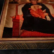 На память: Икона "Богоматерь на престоле" — фотография 5