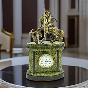 На память: Каминные часы «Георгий Победоносец» на змеевике, 270 мм — фотография 1