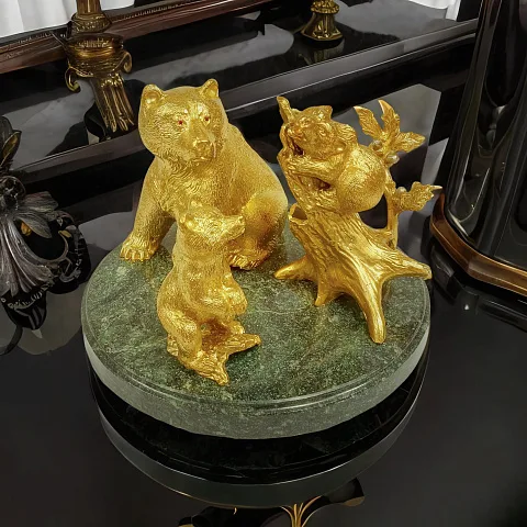 На память: Бронзовая карандашница "Медведи"