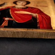 Икона деревянная с ковчегом "Святой Трифон" — оригинальный подарок — фотография 7