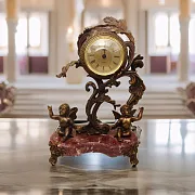 На память: Настольные часы с ангелами — фотография 1