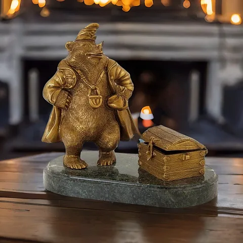 Фигурка «Медведь с сундуком» из бронзы и камня — оригинальный подарок