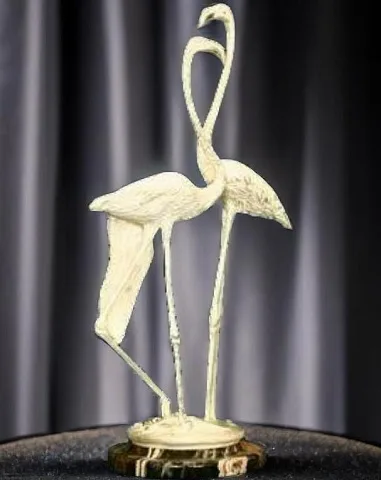 Ручная работа: Скульптура «Фламинго на болоте» на яшме