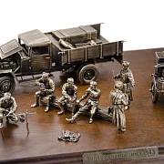 Диорама «Советская полевая кухня. Зима 1943 г.» из бронзы и ясеня, 1:35 — необычный подарок — фотография 3