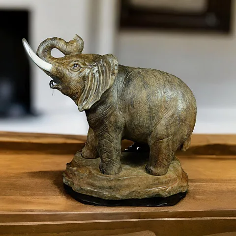 Скульптура «Слон» с поднятым хоботом — оригинальный подарок